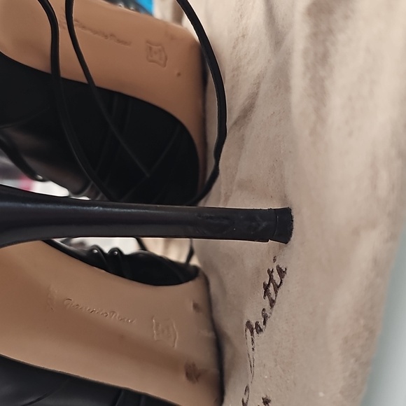 #32 Gianvito Rossi Black Leather Pointy  lace-up booties (heels) Witchy Cool - Picture 11 of 16